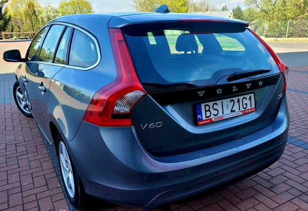 Volvo V60 cena 53900 przebieg: 153000, rok produkcji 2017 z Świerzawa małe 106